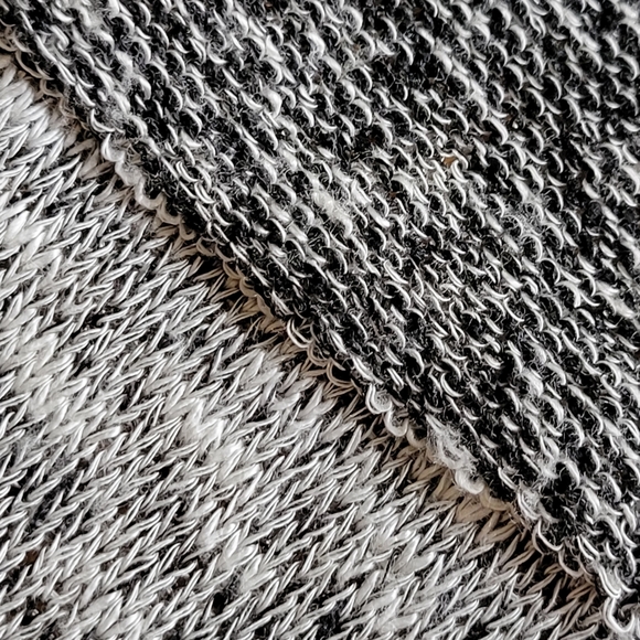 🌟 NWT FRANCESCA'S Gray Cowl Neck Sweater Lightweight Loose Fitting Size S Soft - Picture 4 of 6